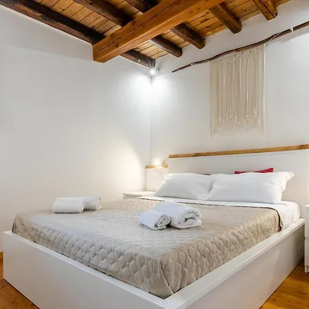 Vucciria Flat With Small Terrace * Palermo