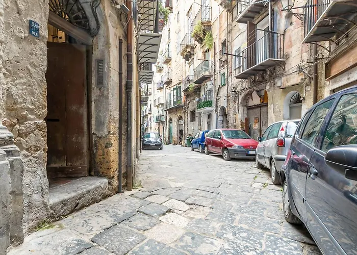Vucciria Flat With Small Terrace Apartment *